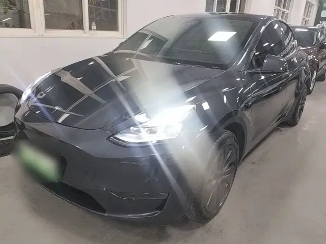 Фотография автомобиля — Tesla Model Y