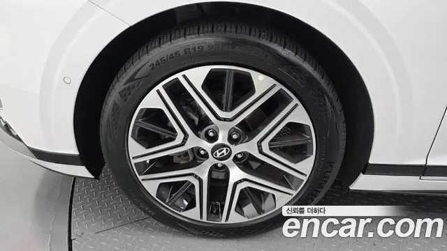 Hyundai Grandeur GN7 — Фото автомобиля 5