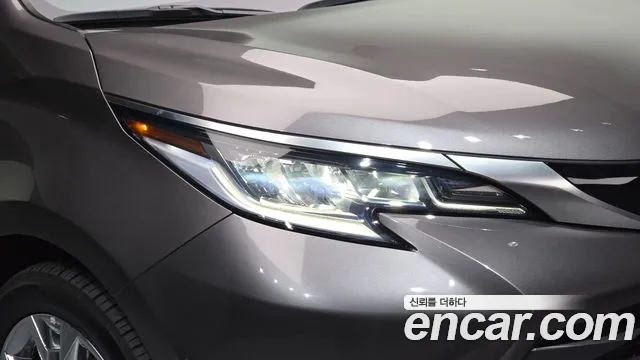 Toyota Sienna — Фото автомобиля 22