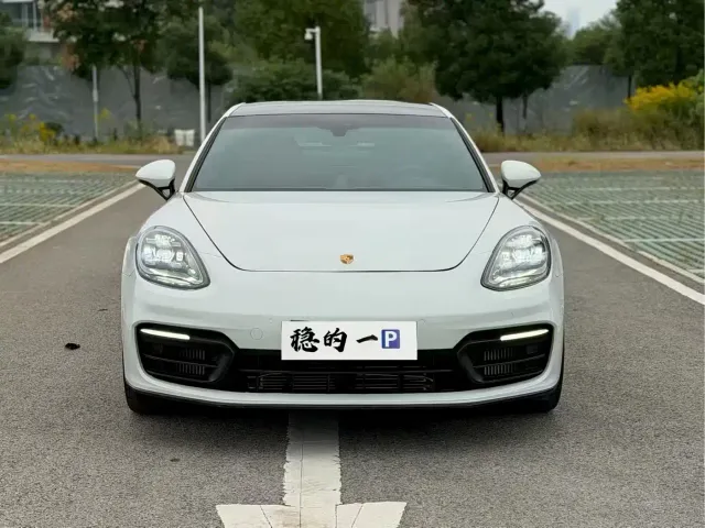 Porsche Panamera — Фото автомобиля 2