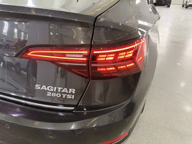 Volkswagen Sagitar — Фото автомобиля 7