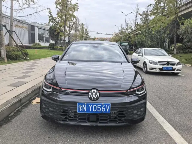 Volkswagen Golf GTI — Фото автомобиля 2