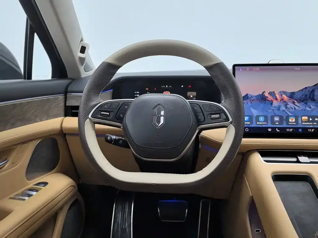 AITO Wenjie AITO M5 2022 Extended Range AWD Ultimate Edition — Фото автомобиля 11