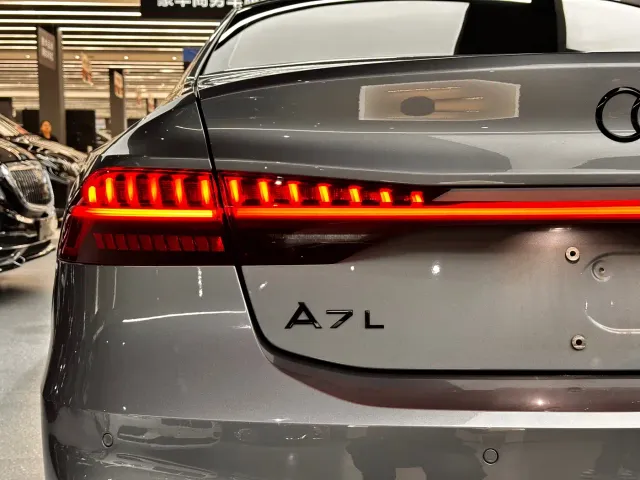 Audi A7L — Фото автомобиля 21