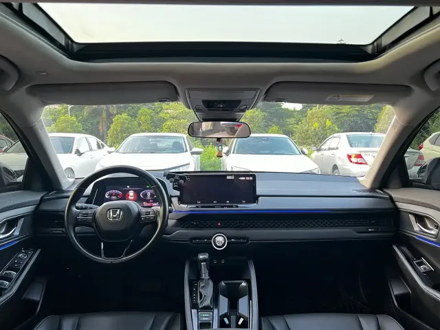 Honda Accord — Фото автомобиля 6