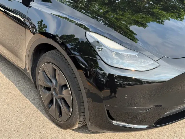 Tesla Model Y — Фото автомобиля 4