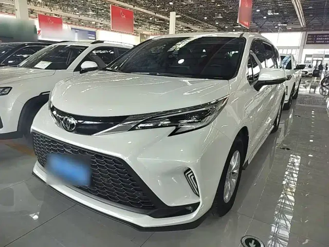 Фотография автомобиля — Toyota Granvia