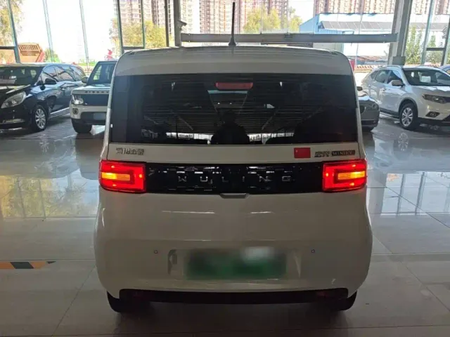 Wuling Hongguang Mini EV — Фото автомобиля 3