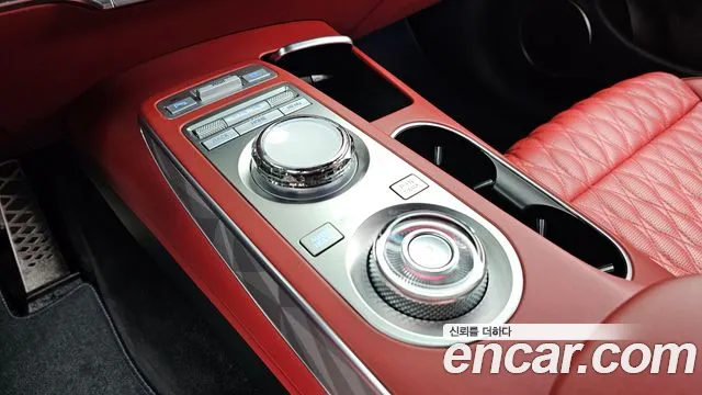 Genesis GV70 — Фото автомобиля 12