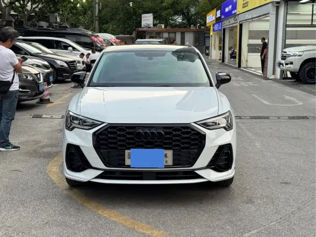 Фотография автомобиля — Audi Q3 Sportback