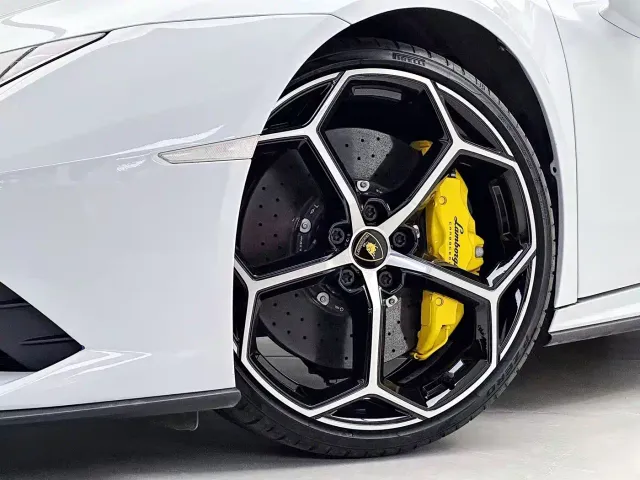 Lamborghini Huracan — Фото автомобиля 4