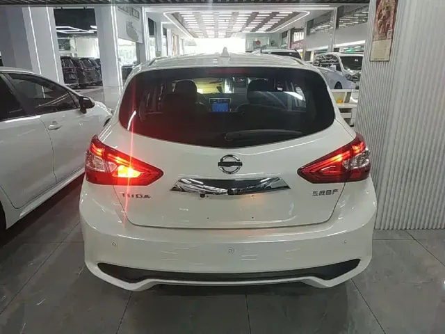 Nissan Tiida 2021 1.6L CVT Cool Edition — Фото автомобиля 5