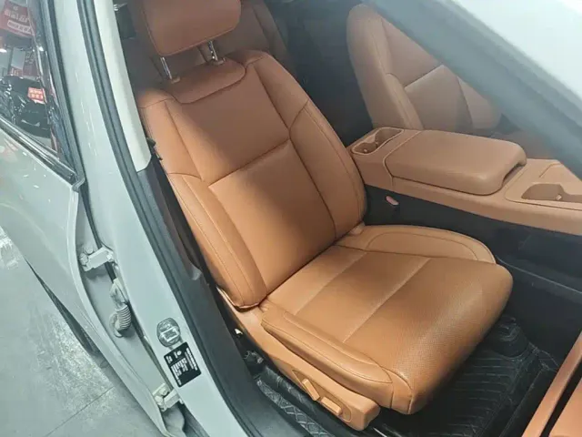 Leapmotor C10 — Фото автомобиля 19