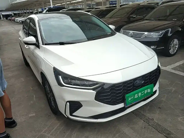 Ford Focus — Фото автомобиля 3