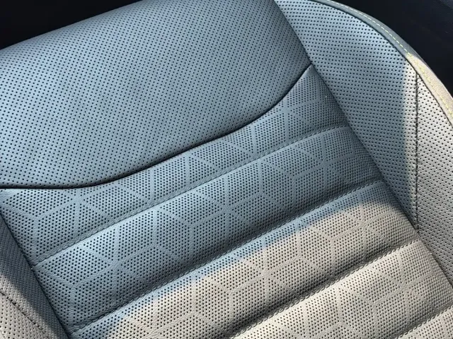Volkswagen FAW-Volkswagen CC 2021 380TSI Eye-catching Edition — Фото автомобиля 12