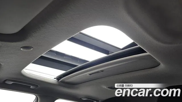 Hyundai Venue — Фото автомобиля 24
