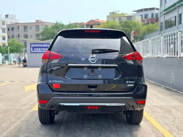 Nissan X-Trail — Фото автомобиля 3