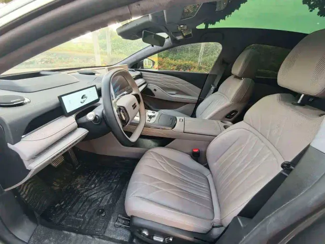 Geely Galaxy Xingyao 8 — Фото автомобиля 4
