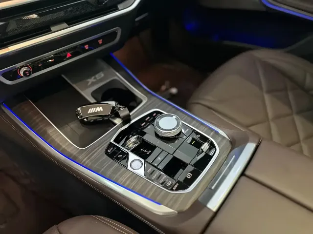 BMW X5 — Фото автомобиля 10
