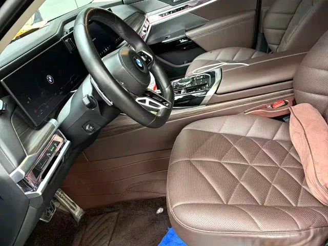 BMW 7 Series — Фото автомобиля 4