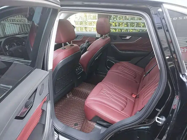 Hongqi HS5 — Фото автомобиля 16