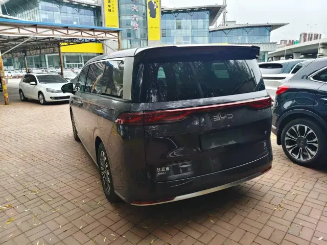 BYD Xia — Фото автомобиля 11