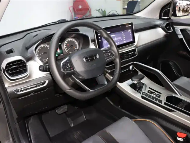 Geely Binyue — Фото автомобиля 9