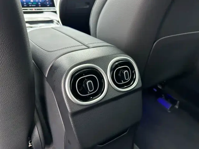 Mercedes-Benz C-Class — Фото автомобиля 19