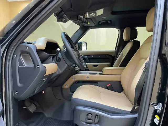 Land Rover Defender — Фото автомобиля 4