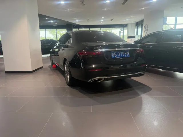 Mercedes-Benz E-Class — Фото автомобиля 7