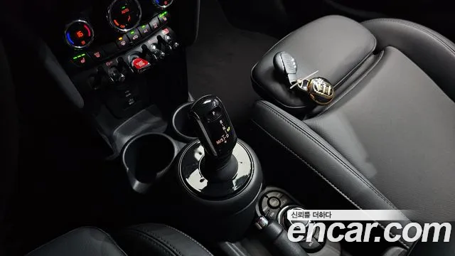MINI Cooper — Фото автомобиля 9