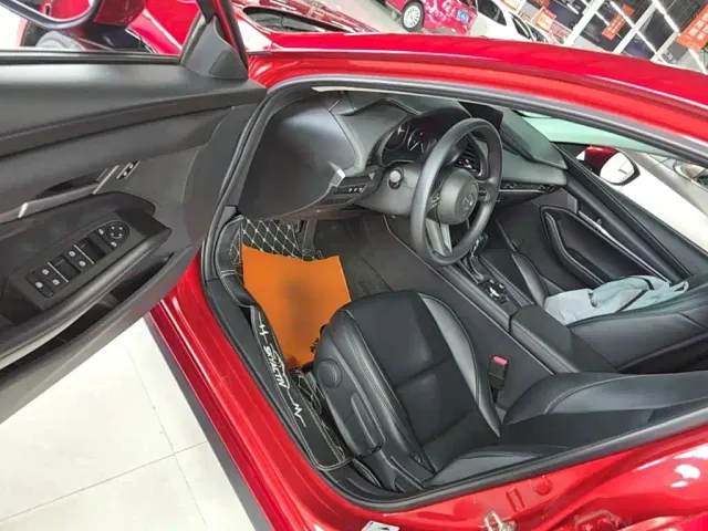 Mazda Axela — Фото автомобиля 11
