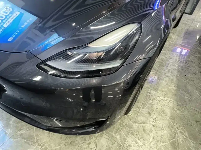 Tesla Model Y — Фото автомобиля 23