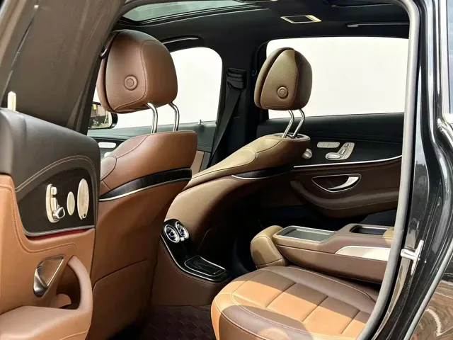 Mercedes-Benz E-Class — Фото автомобиля 6