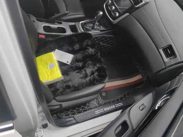 Nissan Tiida — Фото автомобиля 8