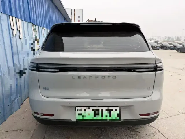 Leapmotor C10 — Фото автомобиля 11