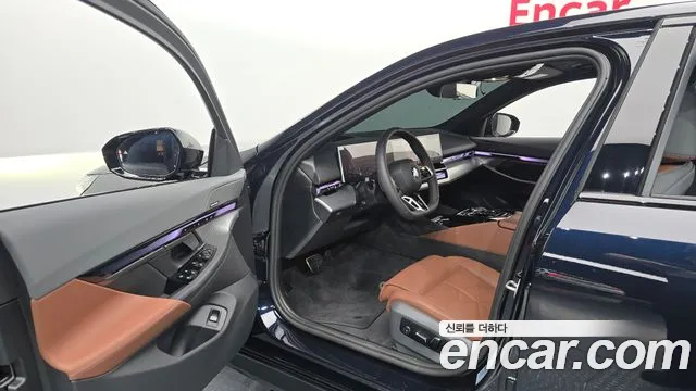 BMW 5 Series — Фото автомобиля 15