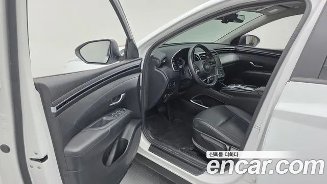 Hyundai Tucson Tucson (NX4) Бензин 1.6 турбо 2WD — Фото автомобиля 10