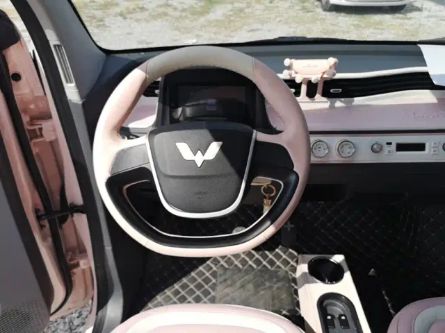 Wuling Hongguang Mini EV — Фото автомобиля 10