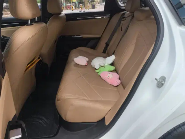 Geely Galaxy L6 — Фото автомобиля 11