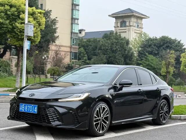 Toyota Camry — Фото автомобиля 4