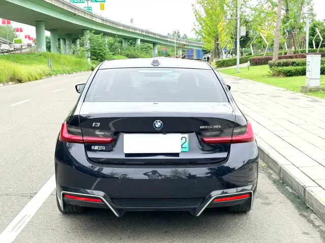 BMW i3 — Фото автомобиля 8