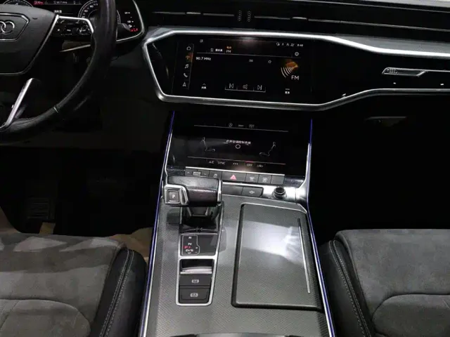 Audi A6L — Фото автомобиля 11