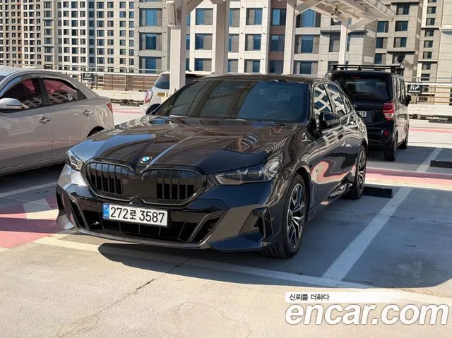 BMW 5 Series G60 — Фото автомобиля 3