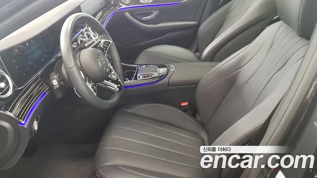Mercedes-Benz E-Class — Фото автомобиля 14