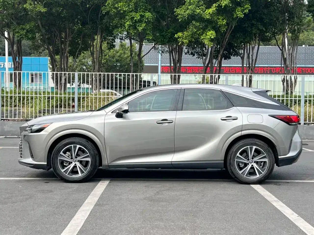Lexus RX — Фото автомобиля 4