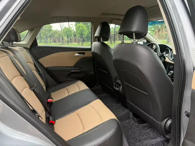 Chevrolet Monza — Фото автомобиля 10