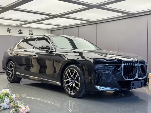 BMW 7 Series — Фото автомобиля 3