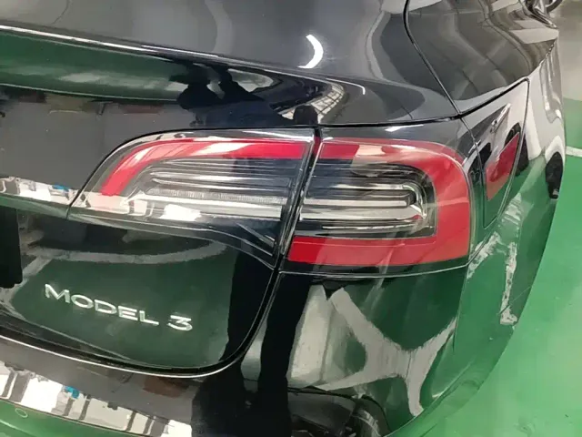 Tesla Model 3 — Фото автомобиля 7