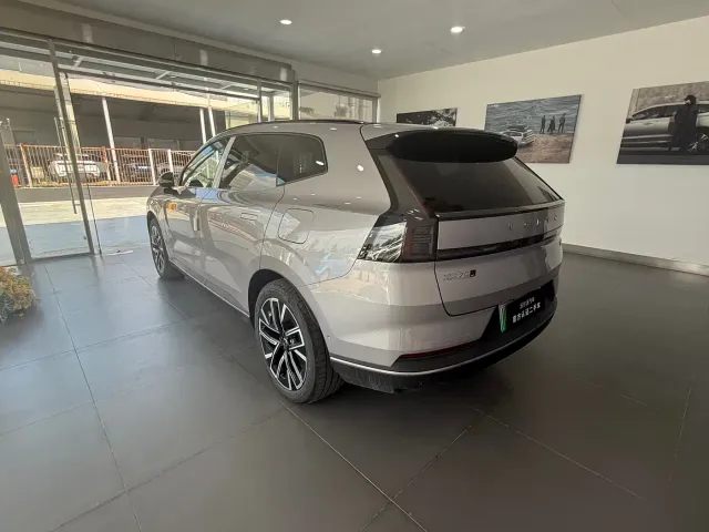 Volvo XC70 Plug-in Hybrid — Фото автомобиля 8